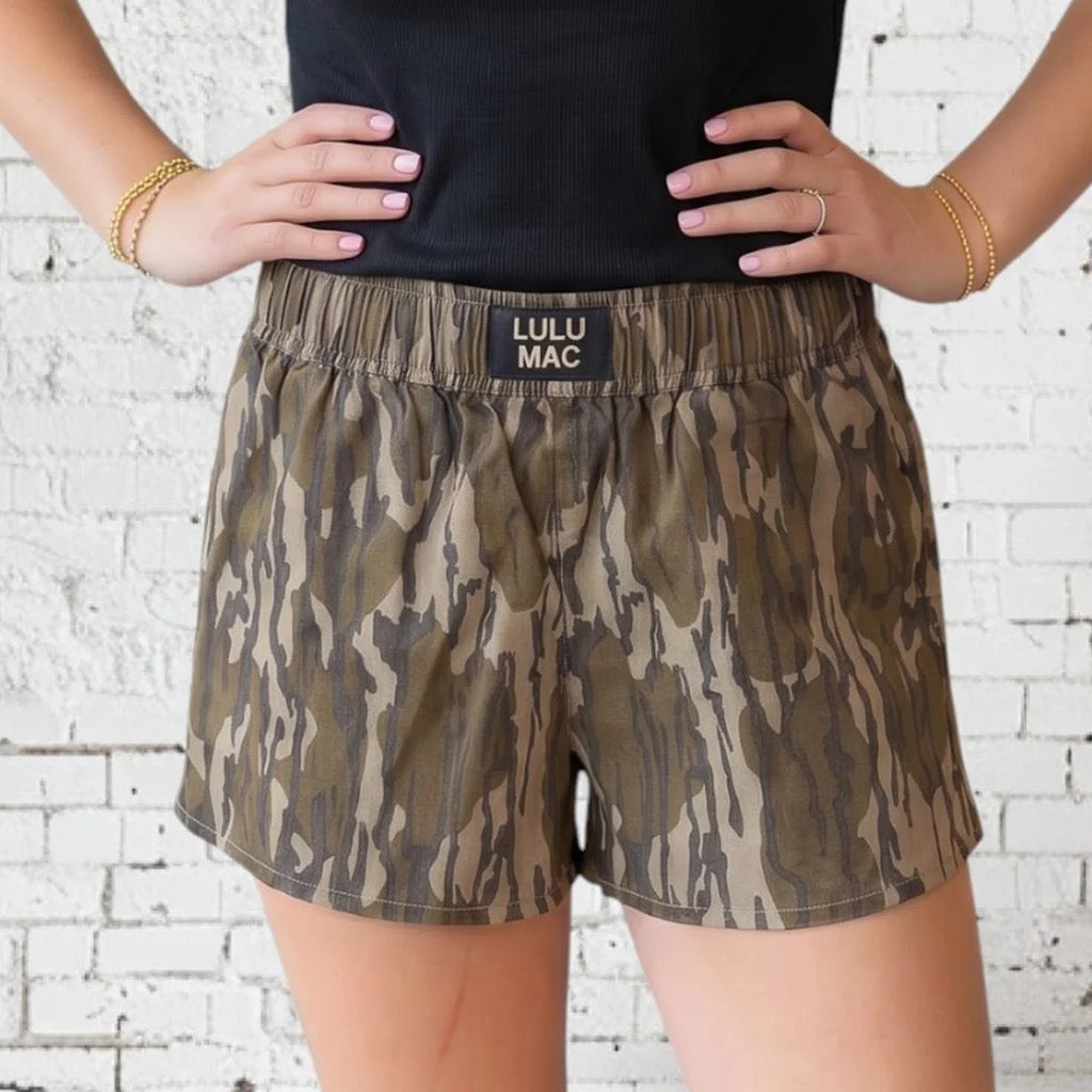 MOSSY OAK X LULU MAC BOTTOMLAND BOXER SHORT